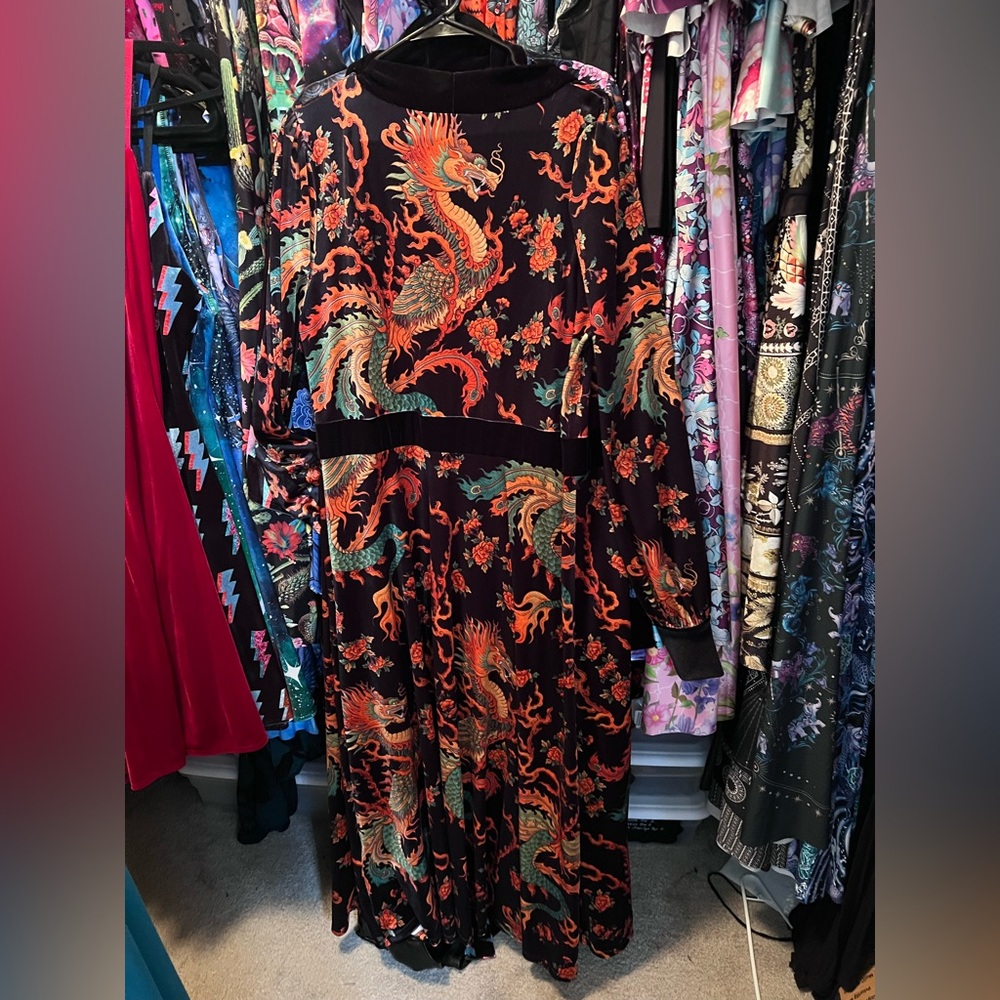 Blackmilk Velvet Dragon Print Robe Dress NWT XL - Picture 5 of 6